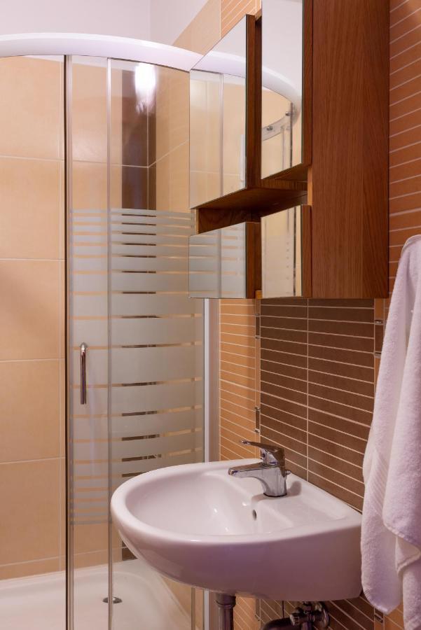 Szent Imre Apartman Veszprém Exteriör bild
