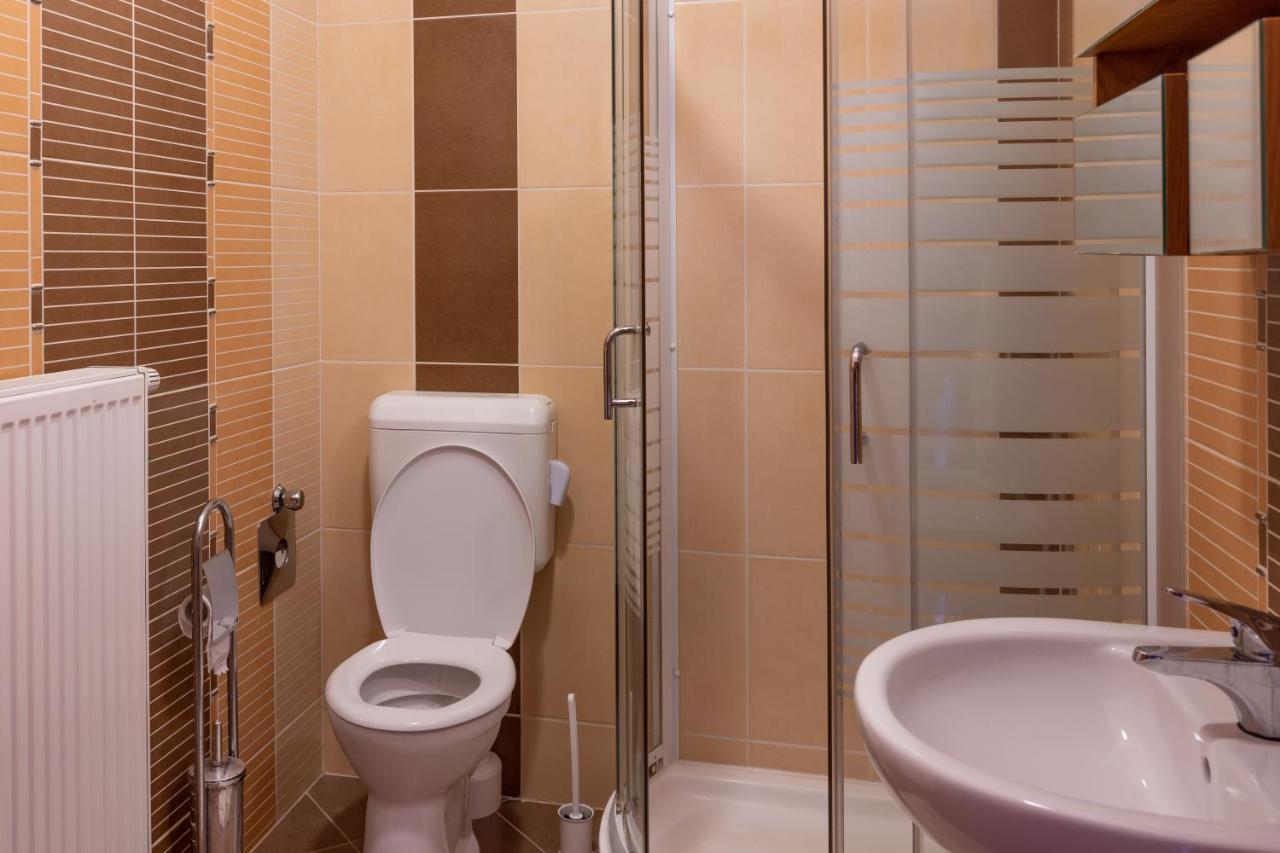 Szent Imre Apartman Veszprém Exteriör bild